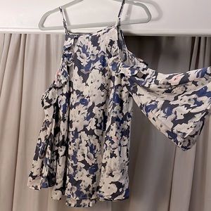 Floral exposed shoulders blouse